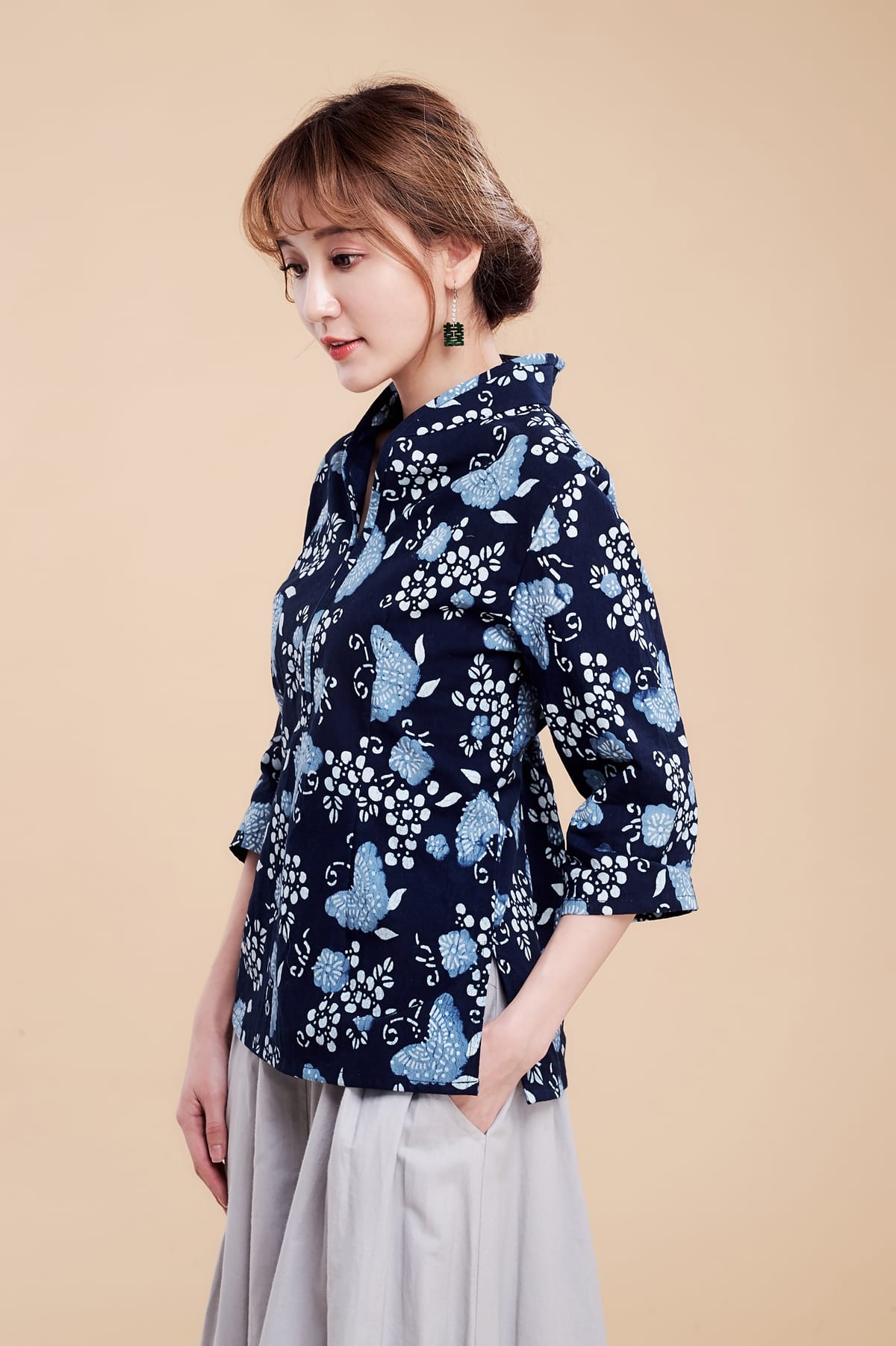 三色蝴蝶改良式旗袍上衣（三峽）