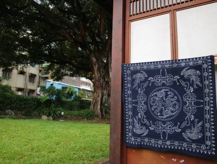 雙鳳呈翔藍染雙面中方巾