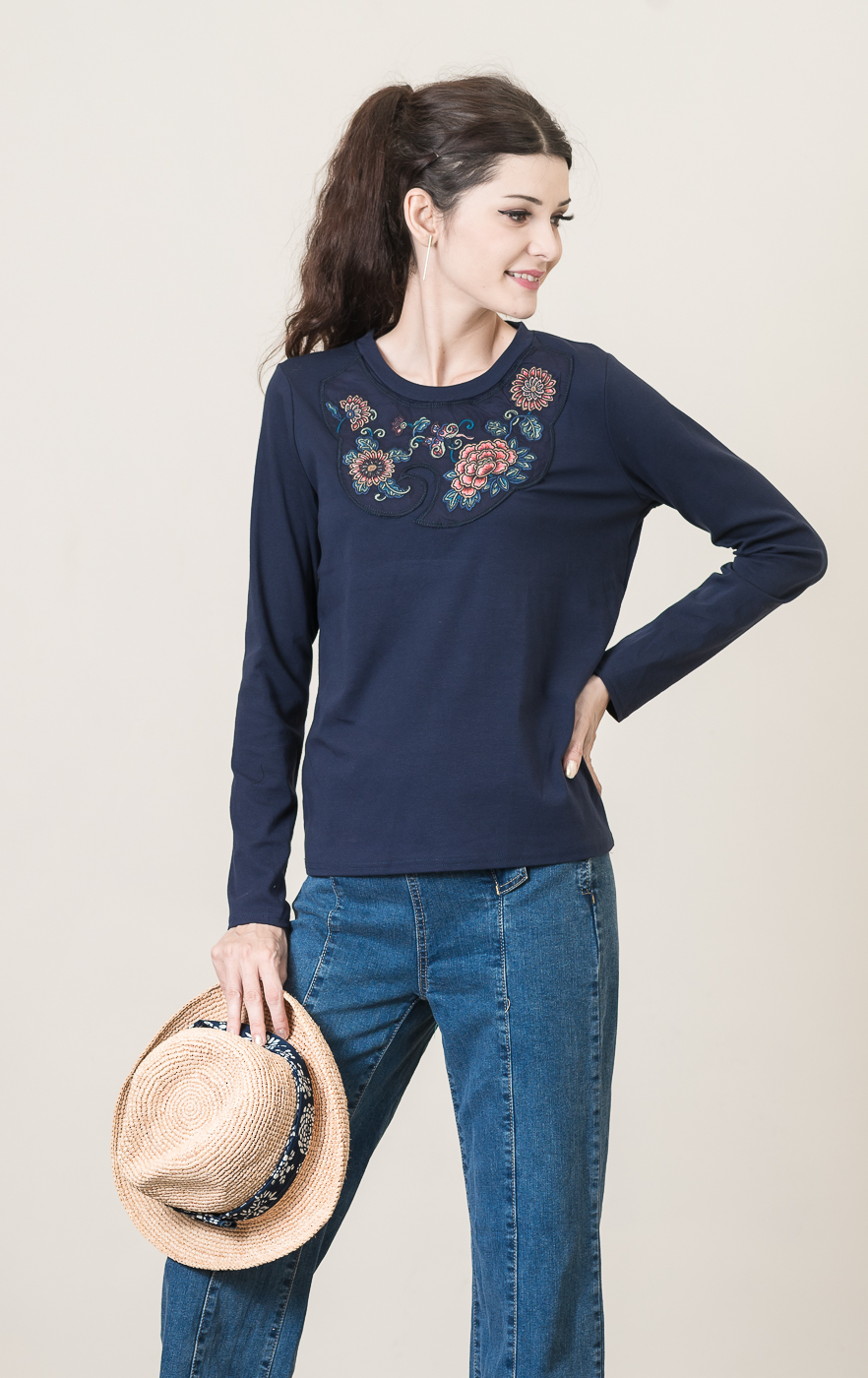 繡花藍Ｔ恤～永樂最後一件