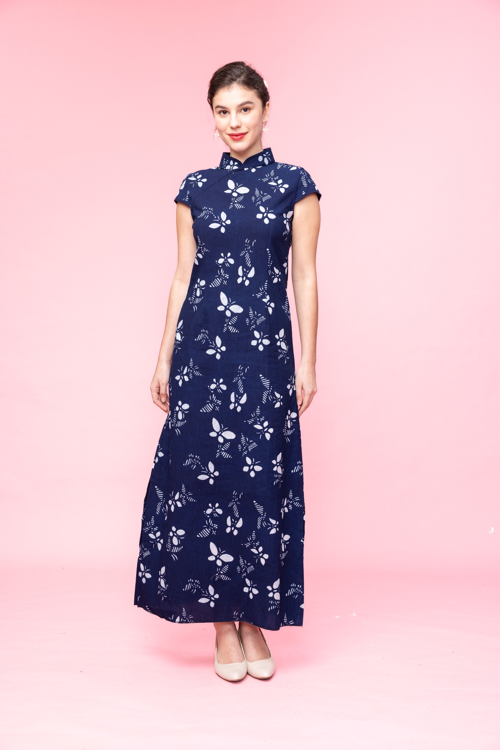 藍染蝶影長旗袍