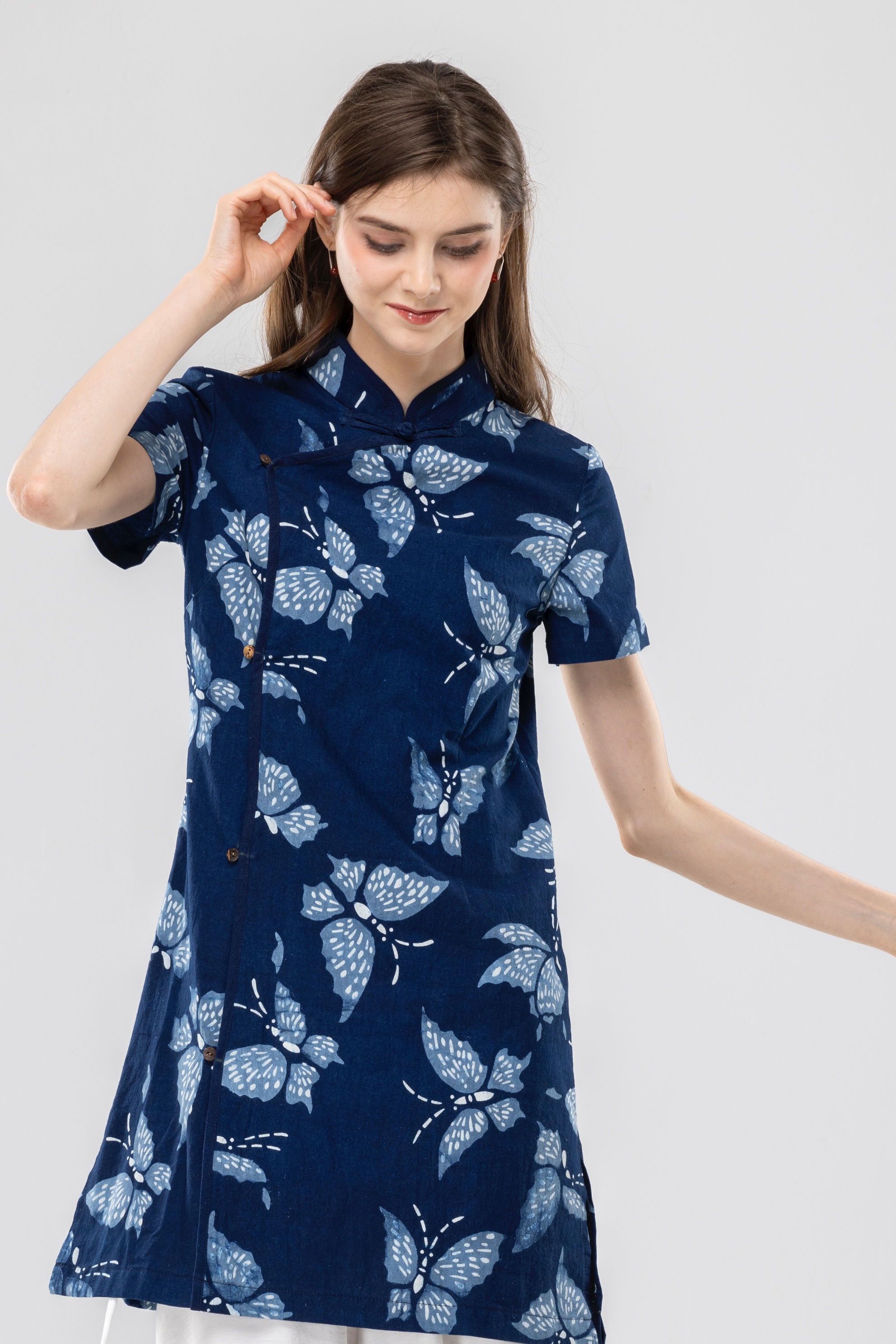 藍染大蝴蝶直襟短旗袍