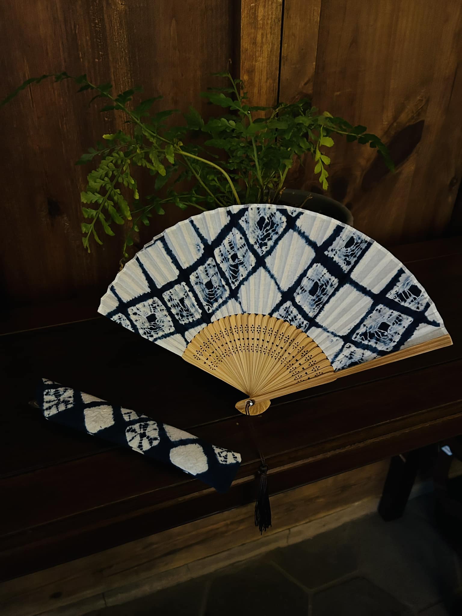 藍染扎染摺扇（附紙盒）