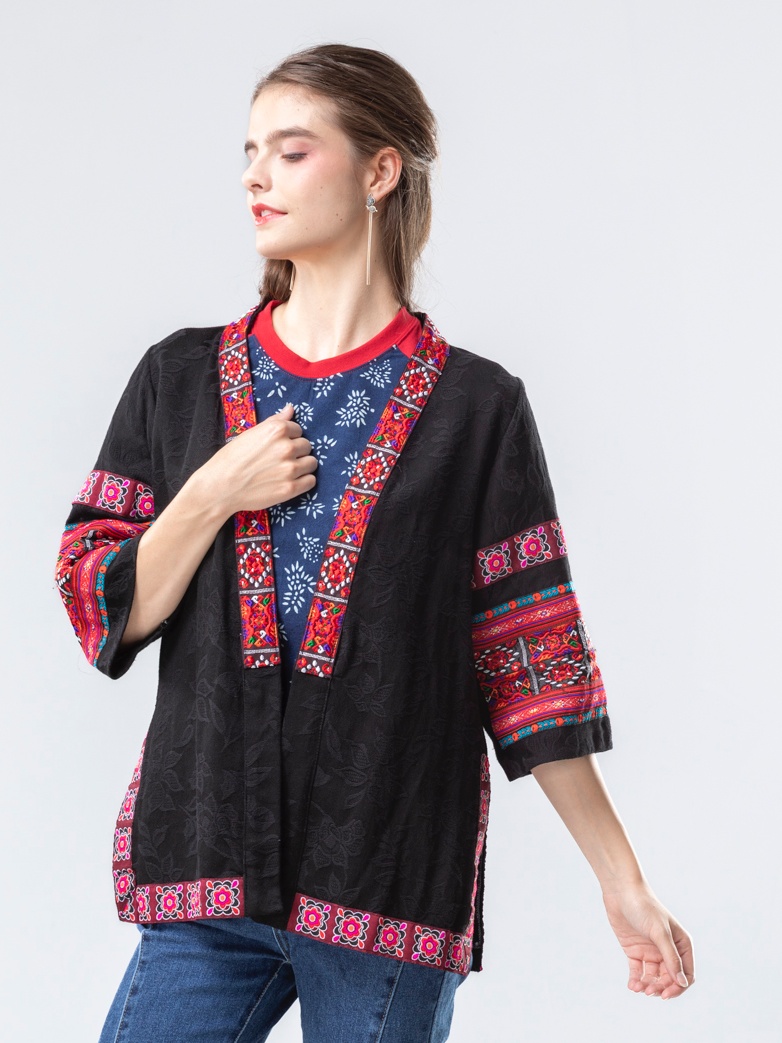 黑棉繡花罩衫～