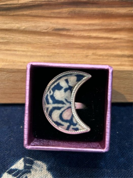 老銀月亮藍染布戒指～戒圍可調～