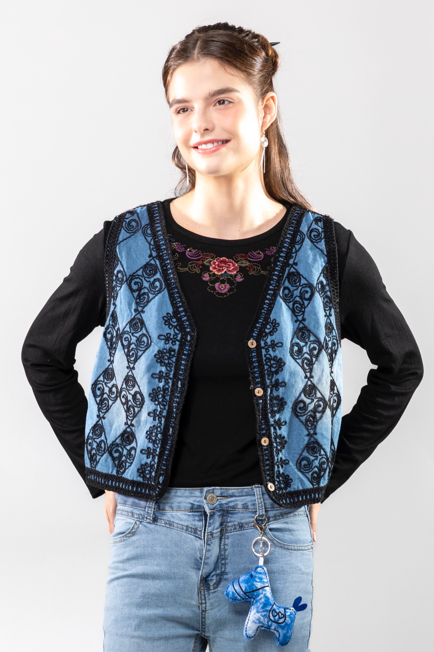 民族風黑線背心～Ｆ999元