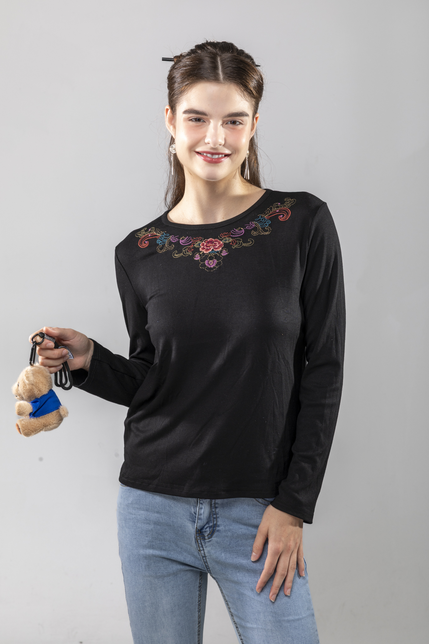 繡花黑Ｔ恤～永樂三峽