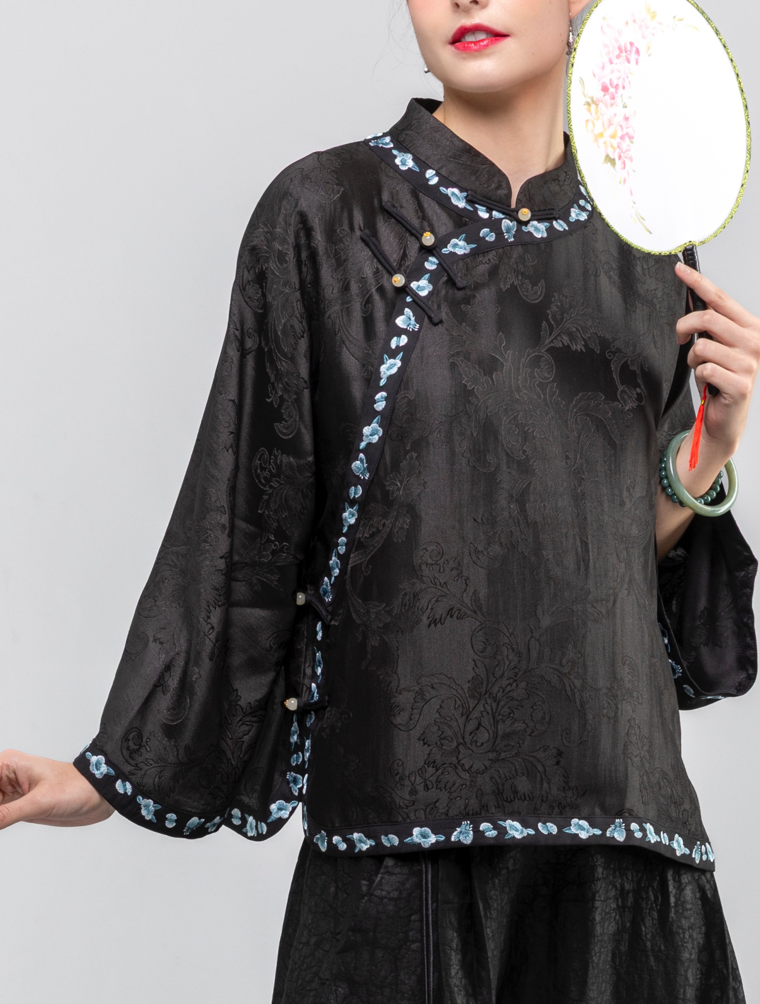 香雲紗繡花大襟衫~罄
