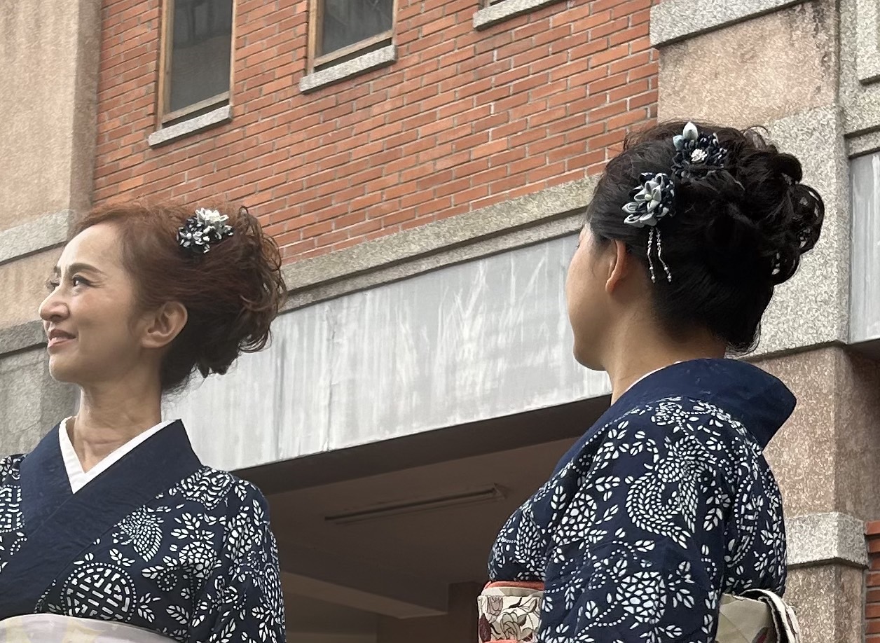 戴髮髻