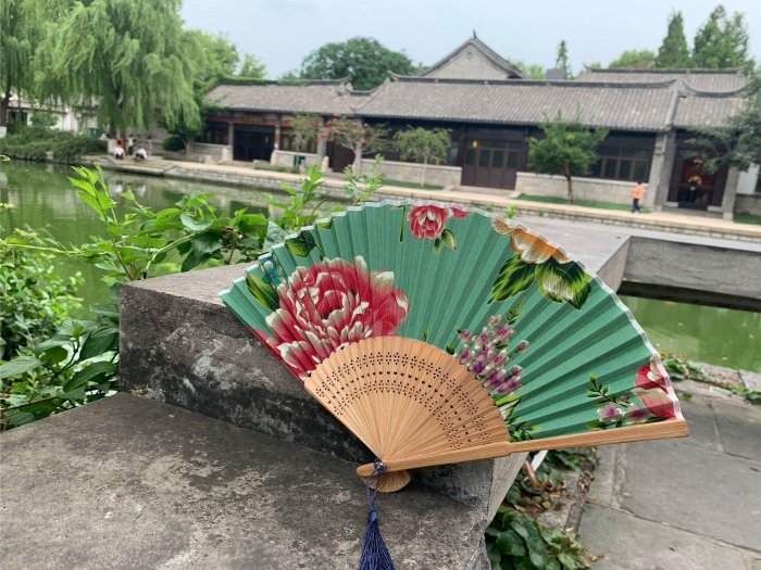 大明湖畔